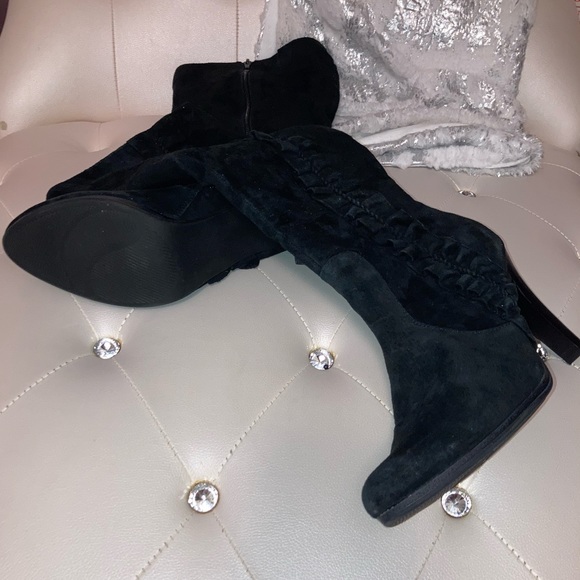 NEW Colin Stuart Black Suede Ruffle Knee High Heeled Boots Size 11M - Picture 2 of 9